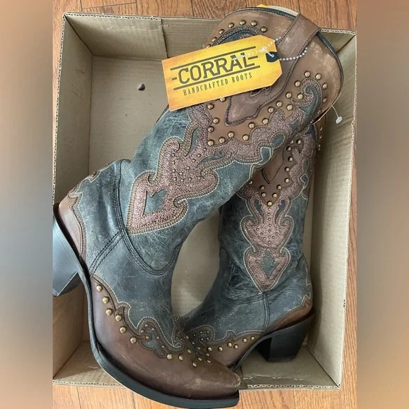 Corral Brown and Gray Embellished Heeled Boots - Picture 11 of 16
